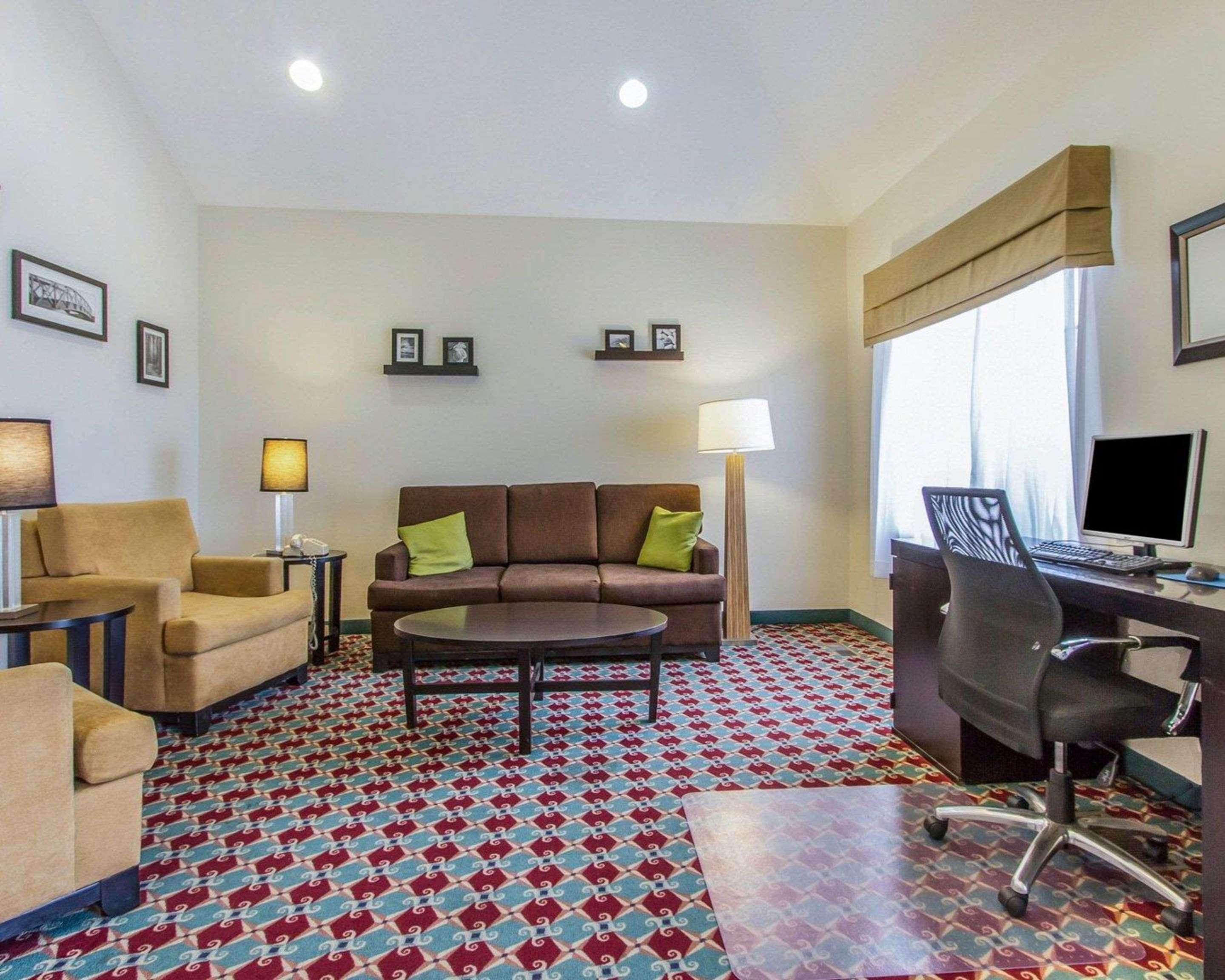Rodeway Inn Fremont Bagian luar foto