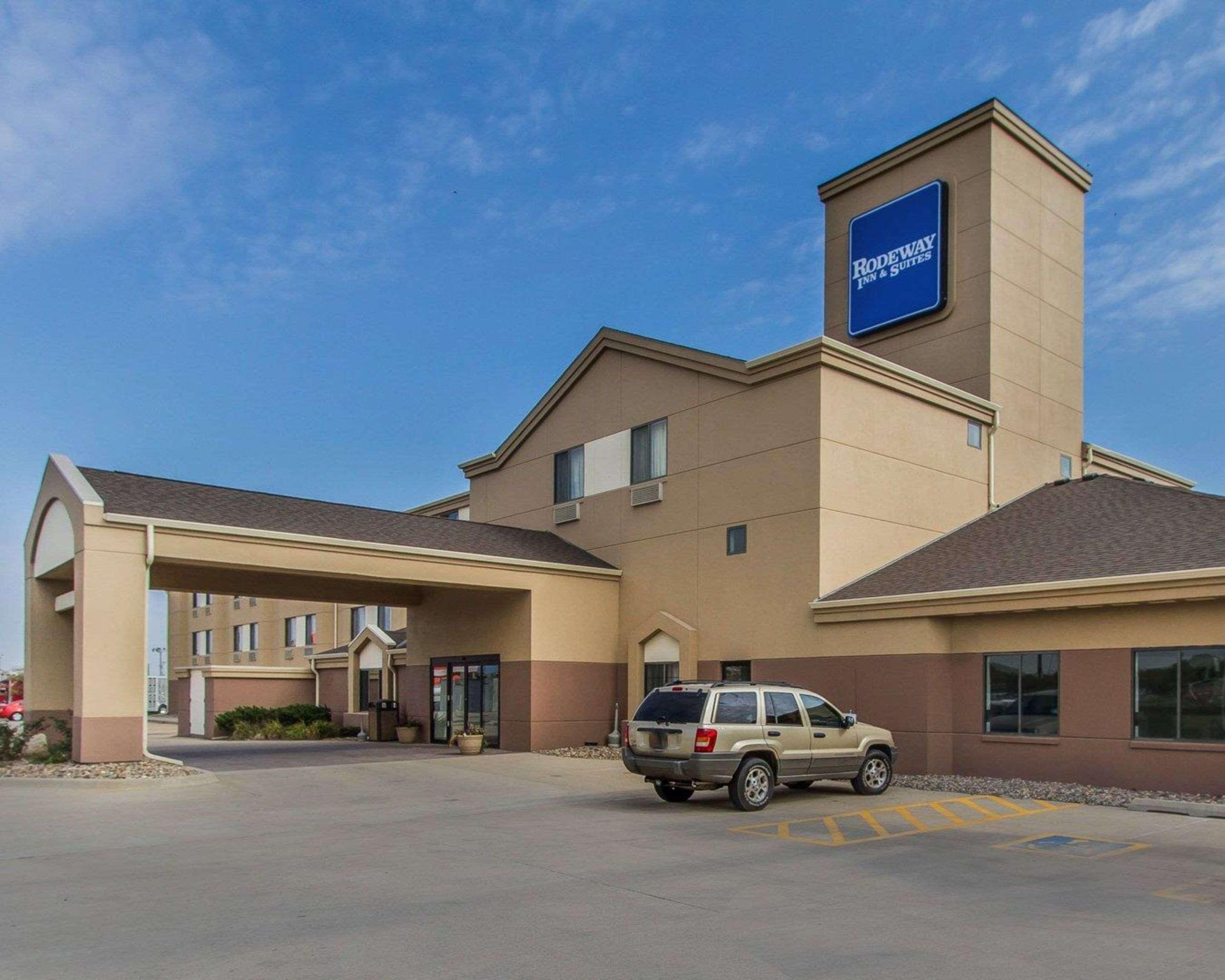 Rodeway Inn Fremont Bagian luar foto