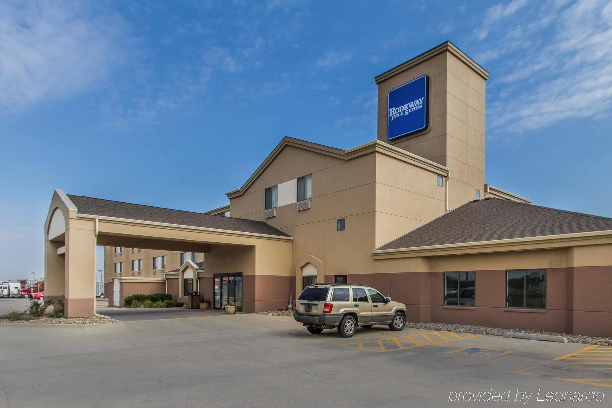 Rodeway Inn Fremont Bagian luar foto